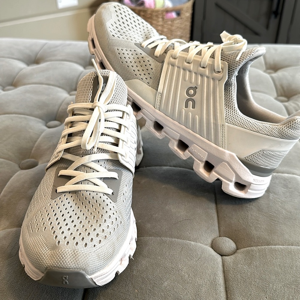 On Cloud Swift Running Shoe sz 10 Women’s 

-